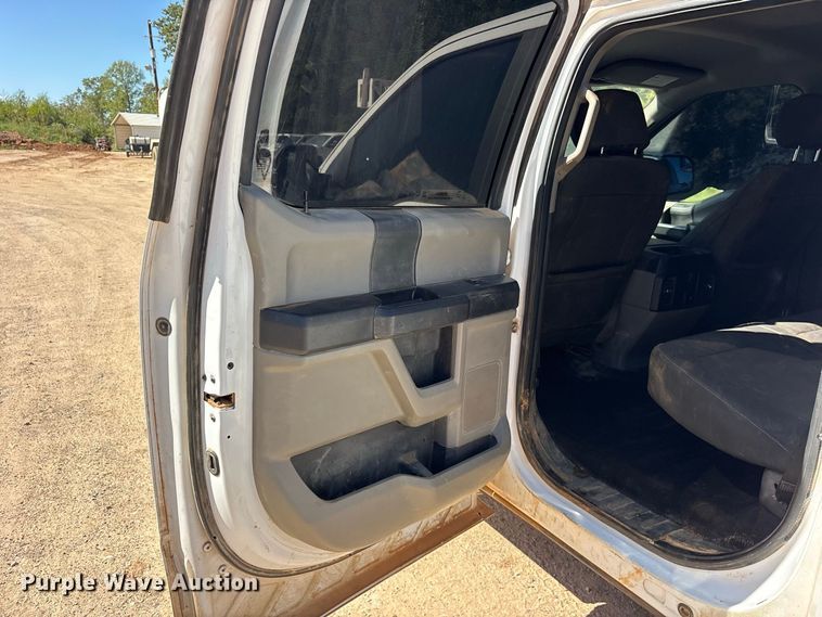 image for item ES8283 2018 Ford F150 Crew Cab pickup truck