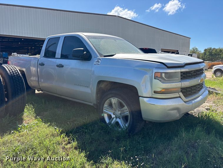 image for item ES8284 2016 Chevrolet Silverado 1500 Ext. Cab pickup truck
