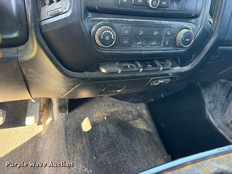 image for item ES8284 2016 Chevrolet Silverado 1500 Ext. Cab pickup truck