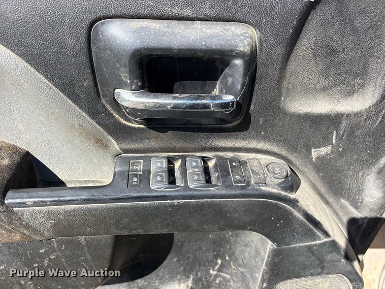 image for item ES8284 2016 Chevrolet Silverado 1500 Ext. Cab pickup truck