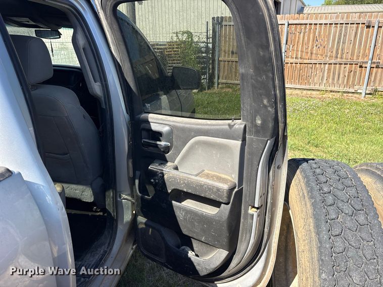 image for item ES8284 2016 Chevrolet Silverado 1500 Ext. Cab pickup truck