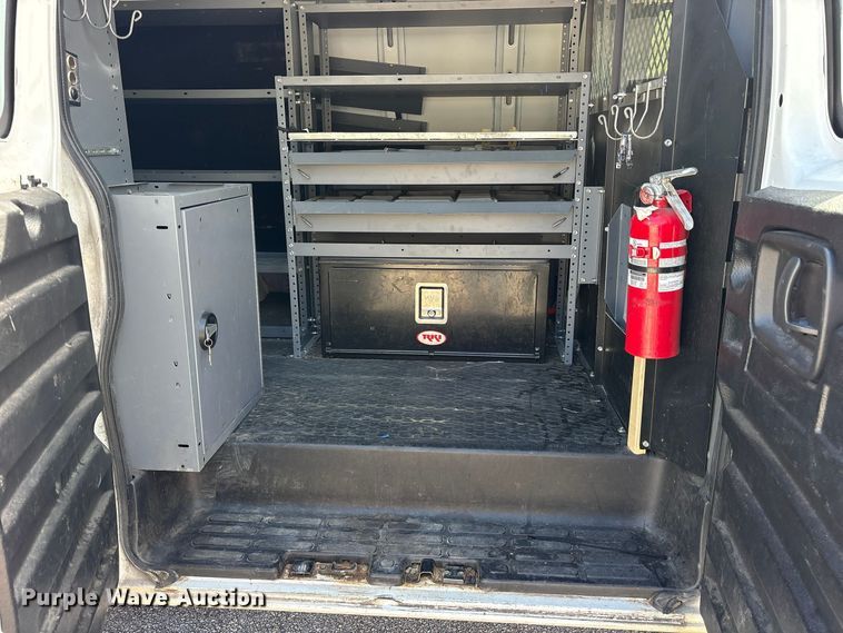 image for item ES8316 2017 Chevrolet Express 2500 van