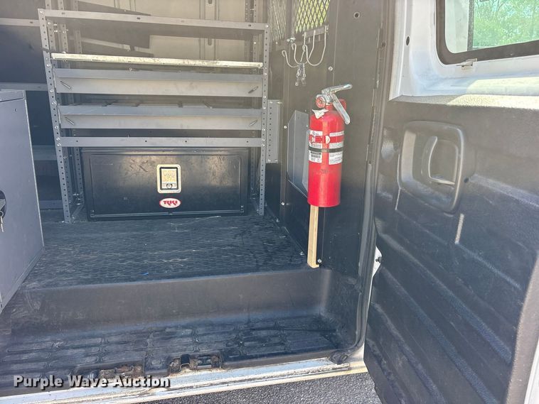 image for item ES8316 2017 Chevrolet Express 2500 van