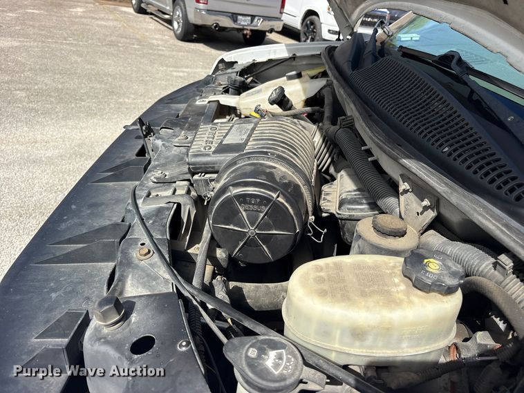 image for item ES8316 2017 Chevrolet Express 2500 van