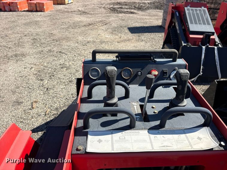 image for item ES8354 Erie SCL850 compact utility loader