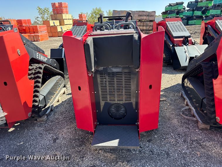 image for item ES8356 2024 Erie SCL850 compact utility loader