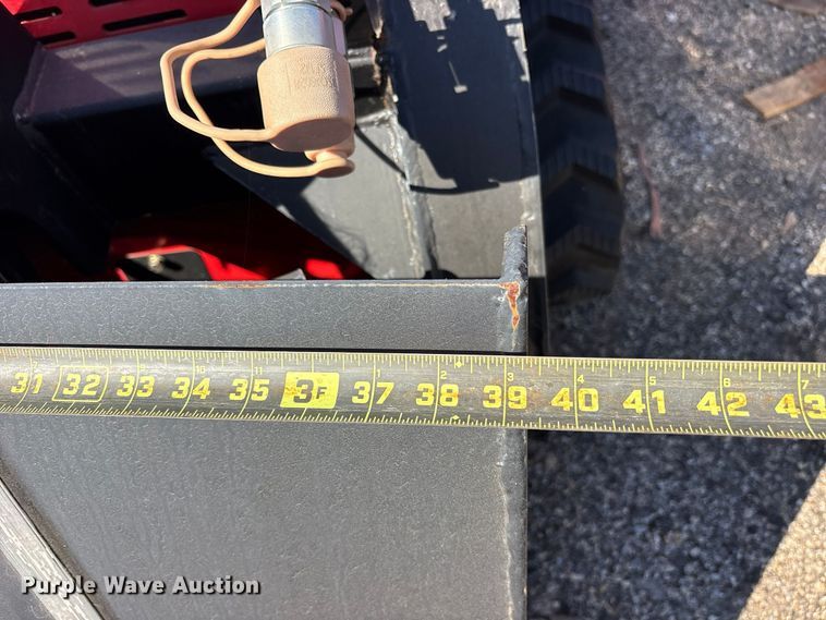 image for item ES8357 Erie SCL850 compact utility loader