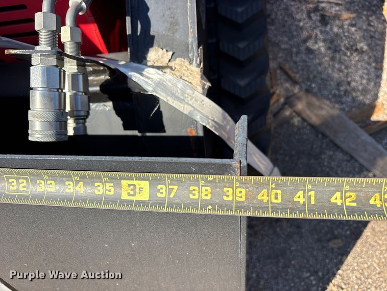 image for item ES8358 Erie SCL850 compact utility loader