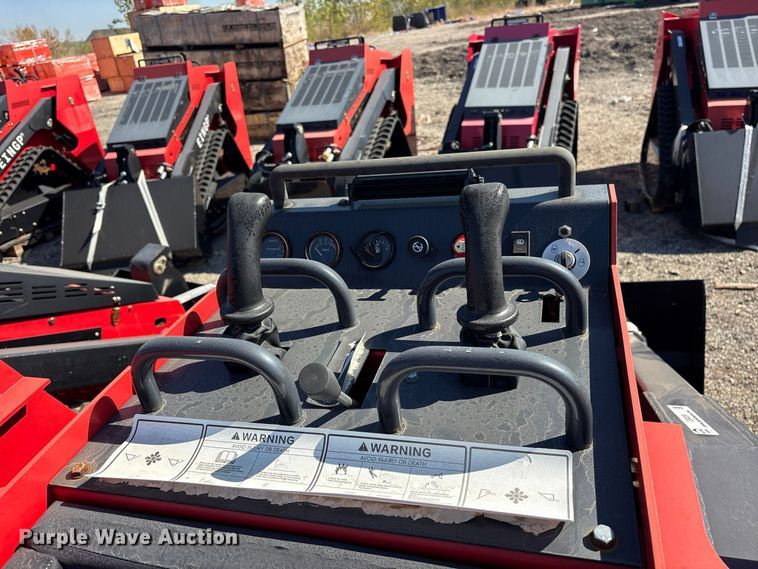 image for item ES8359 Erie SCL850 compact utility loader