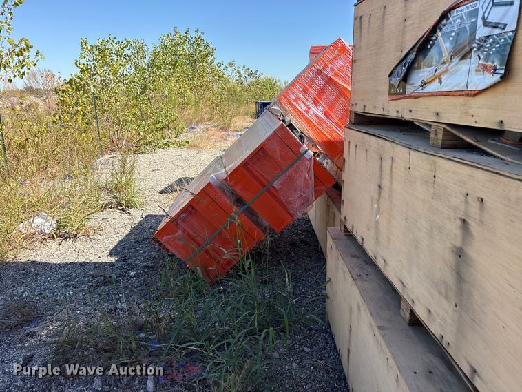 image for item ES8472 (47) 2024 Erie D2248 toolboxes