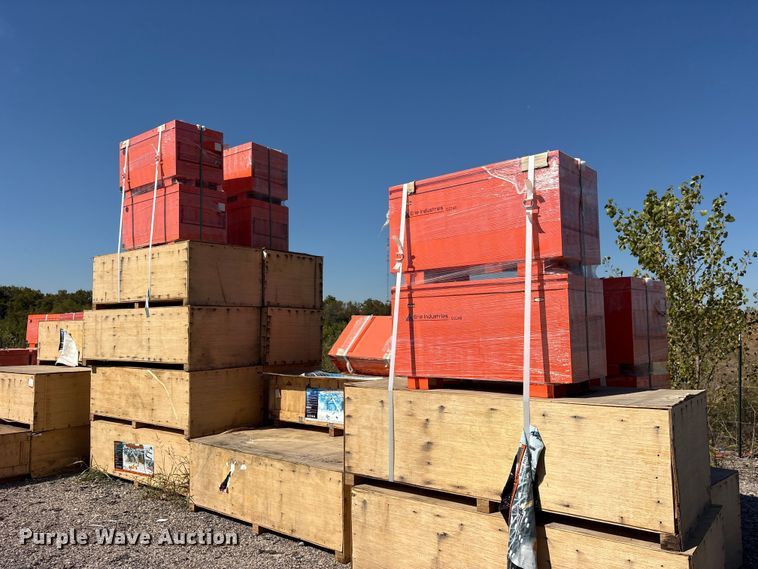 image for item ES8472 (47) 2024 Erie D2248 toolboxes