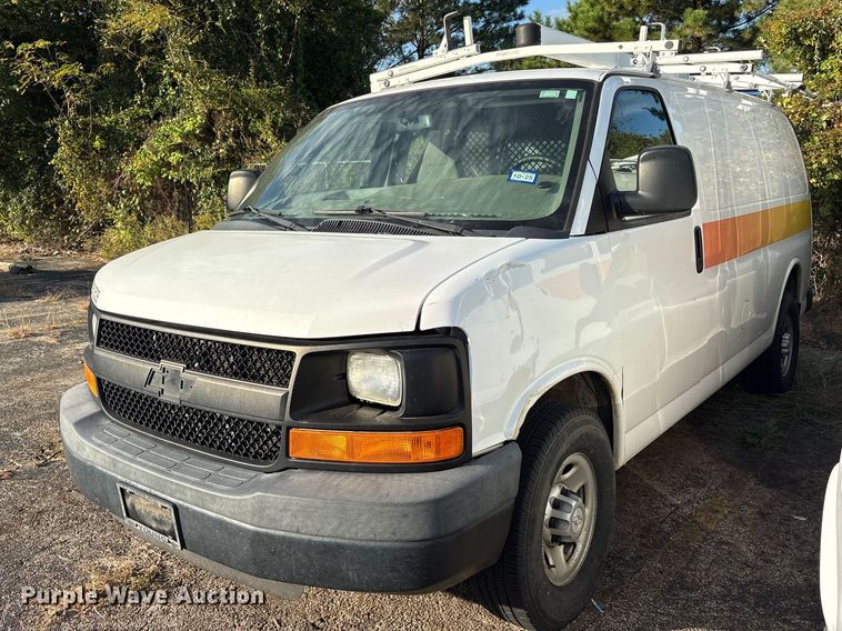 image for item ES8473 2016 Chevrolet Express 2500 van