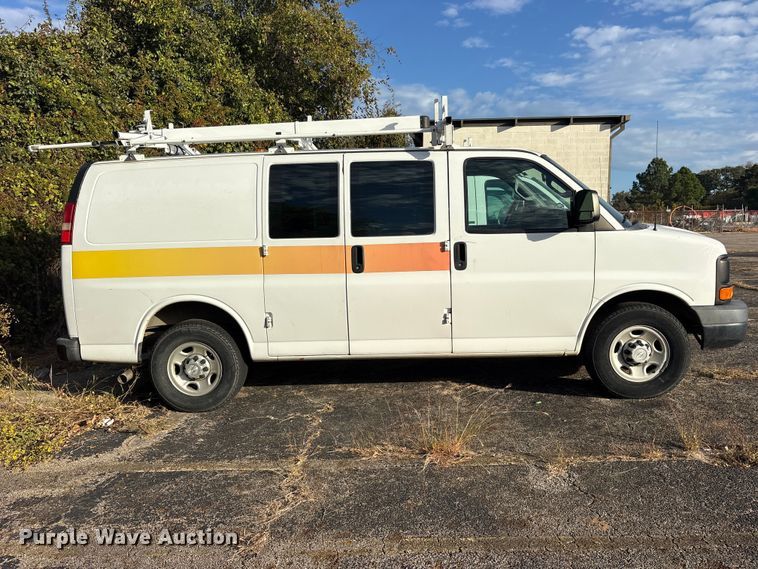 image for item ES8473 2016 Chevrolet Express 2500 van