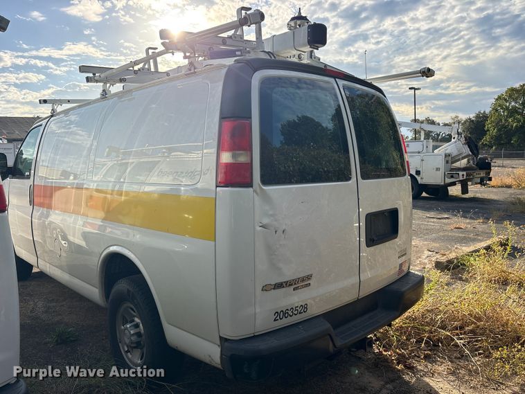 image for item ES8473 2016 Chevrolet Express 2500 van