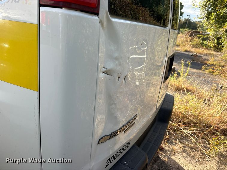 image for item ES8473 2016 Chevrolet Express 2500 van