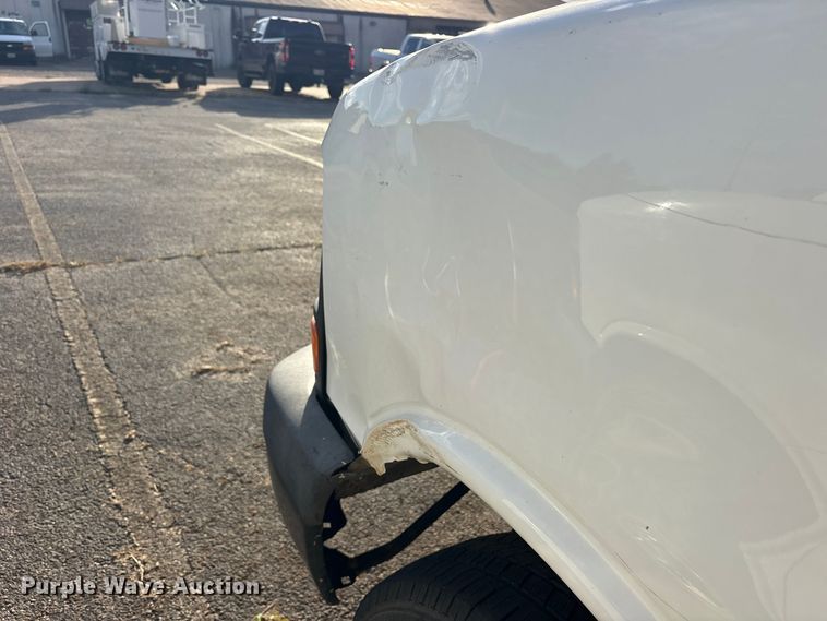 image for item ES8473 2016 Chevrolet Express 2500 van