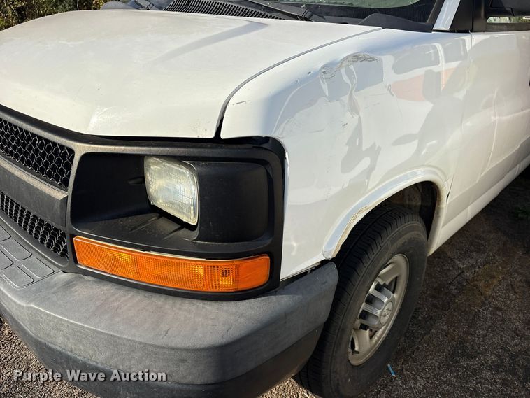 image for item ES8473 2016 Chevrolet Express 2500 van