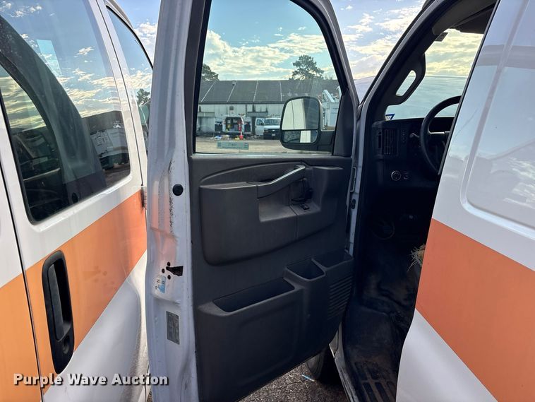 image for item ES8473 2016 Chevrolet Express 2500 van