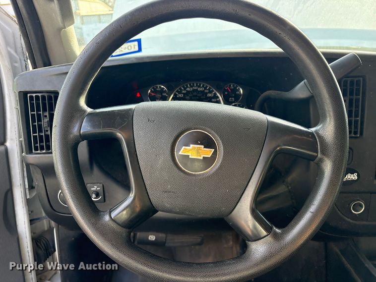 image for item ES8473 2016 Chevrolet Express 2500 van