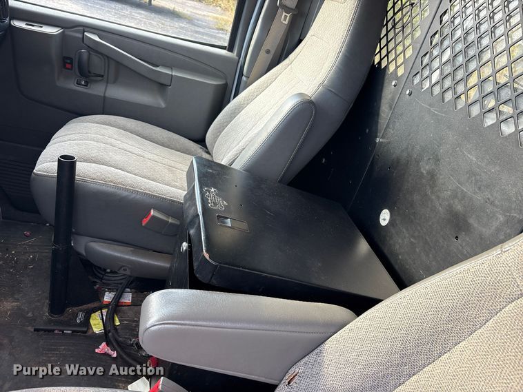 image for item ES8473 2016 Chevrolet Express 2500 van