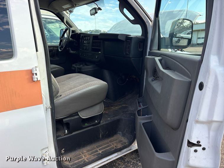 image for item ES8473 2016 Chevrolet Express 2500 van