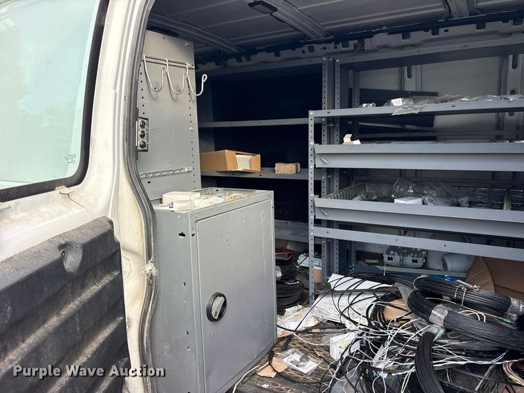 image for item ES8473 2016 Chevrolet Express 2500 van