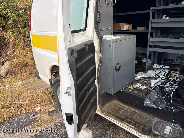 image for item ES8473 2016 Chevrolet Express 2500 van