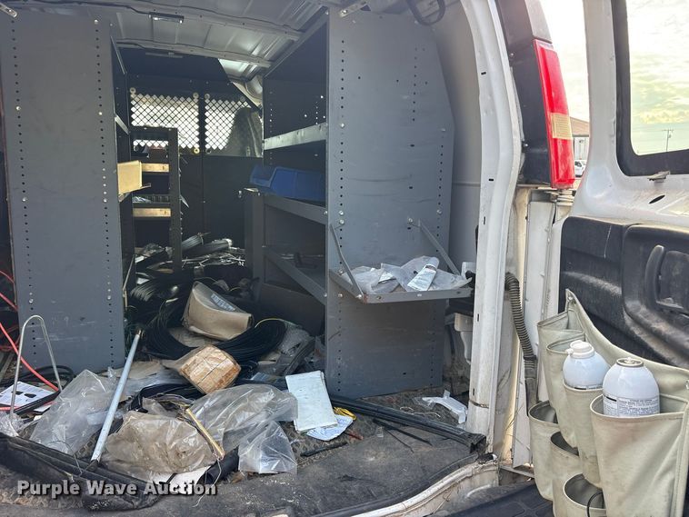 image for item ES8473 2016 Chevrolet Express 2500 van