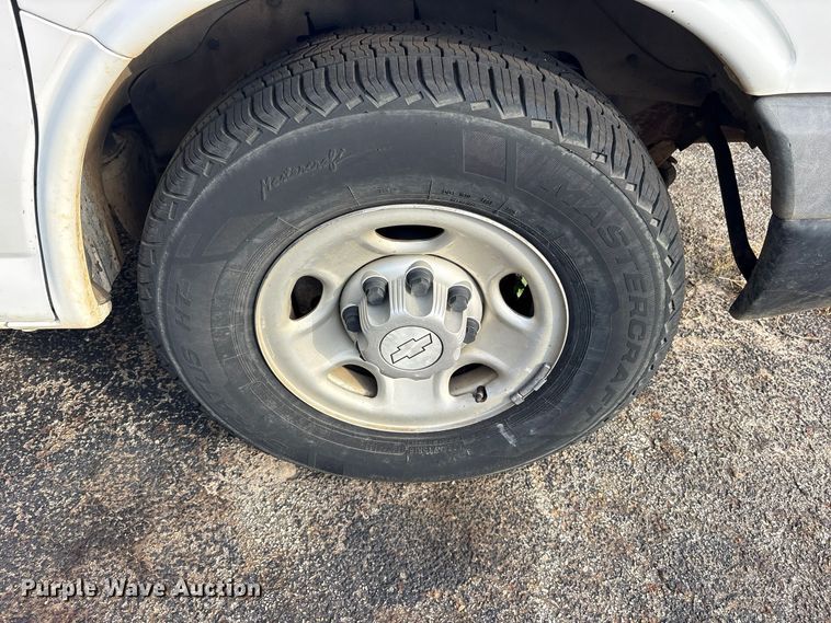 image for item ES8473 2016 Chevrolet Express 2500 van