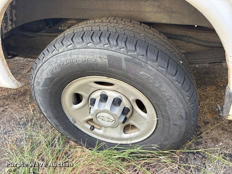 image for item ES8473 2016 Chevrolet Express 2500 van