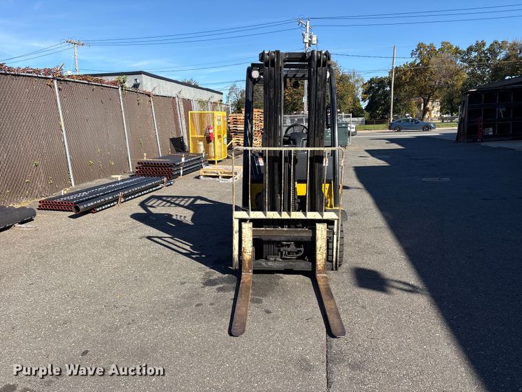 image for item ET8691 2019 Yale GLP040 forklift