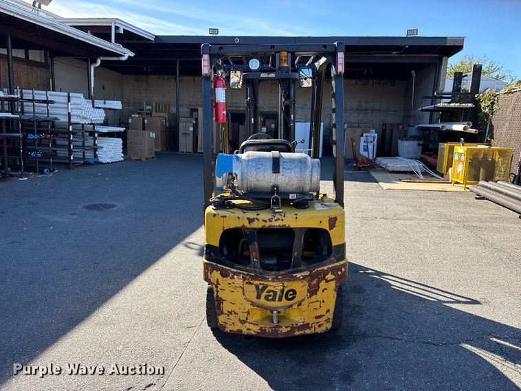image for item ET8691 2019 Yale GLP040 forklift