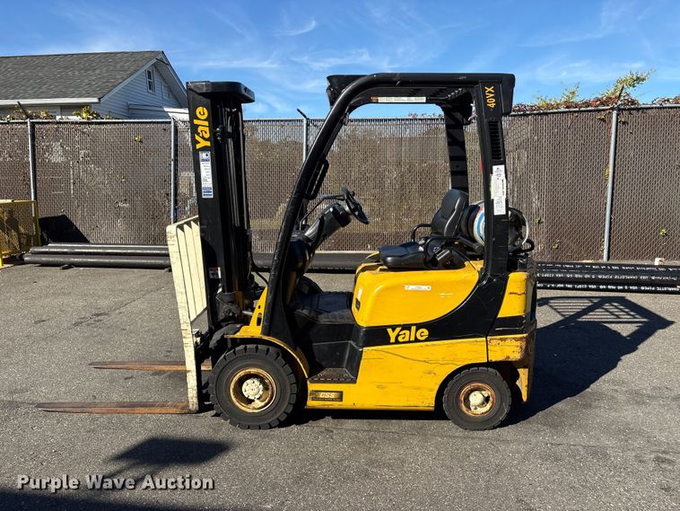 image for item ET8691 2019 Yale GLP040 forklift