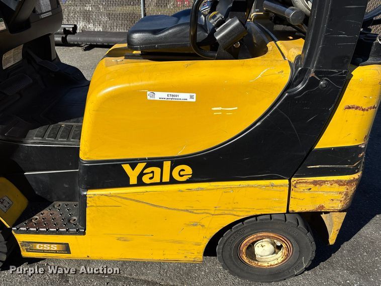 image for item ET8691 2019 Yale GLP040 forklift
