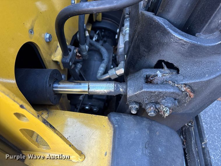 image for item ET8691 2019 Yale GLP040 forklift