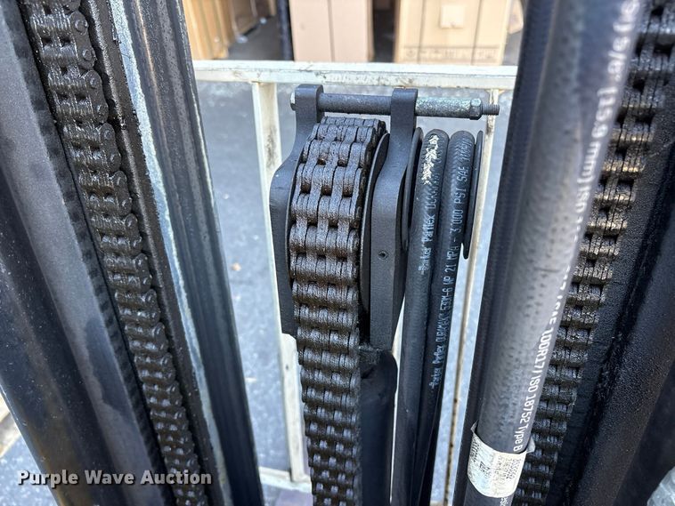 image for item ET8691 2019 Yale GLP040 forklift