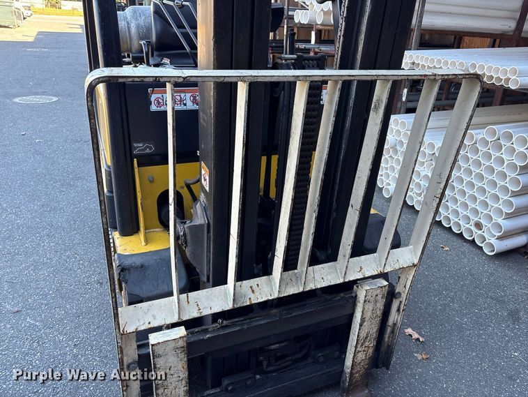 image for item ET8691 2019 Yale GLP040 forklift