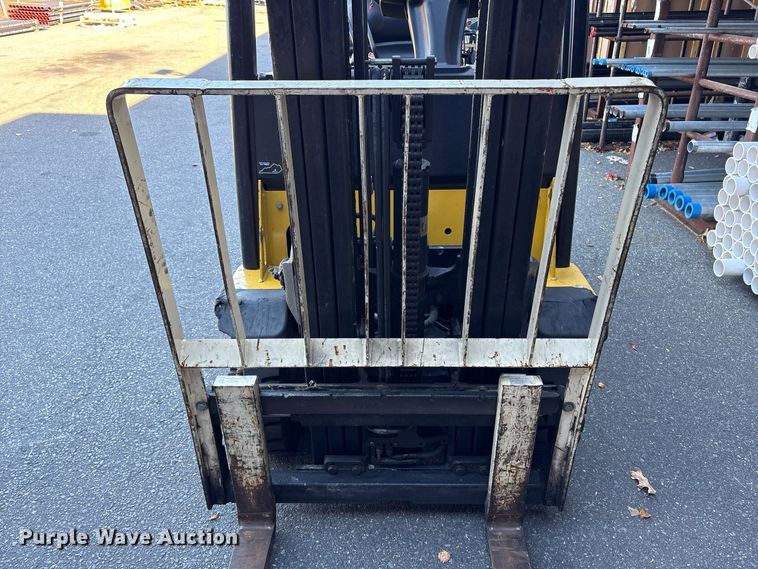 image for item ET8691 2019 Yale GLP040 forklift