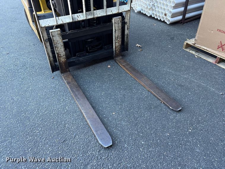 image for item ET8691 2019 Yale GLP040 forklift