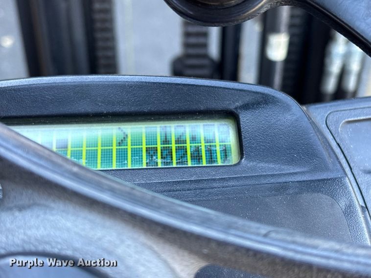 image for item ET8691 2019 Yale GLP040 forklift