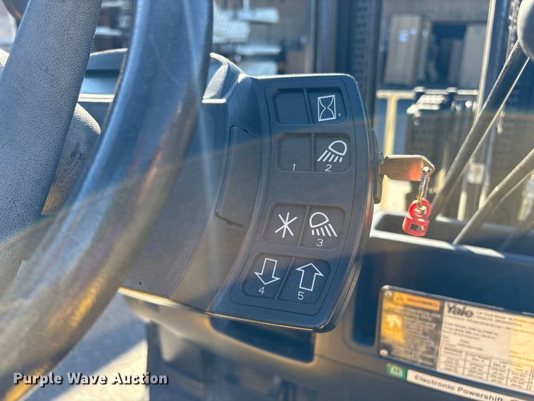 image for item ET8691 2019 Yale GLP040 forklift