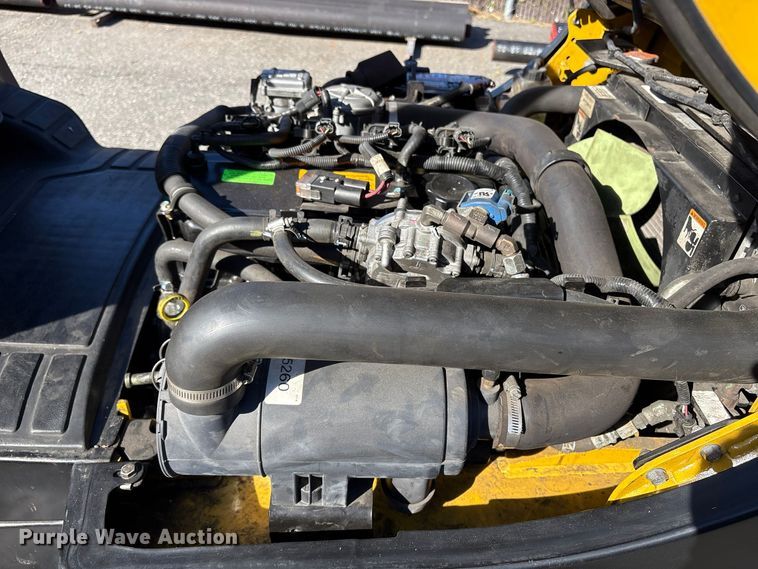 image for item ET8691 2019 Yale GLP040 forklift