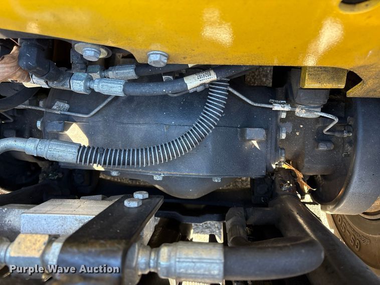 image for item ET8691 2019 Yale GLP040 forklift