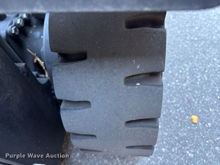 image for item ET8691 2019 Yale GLP040 forklift
