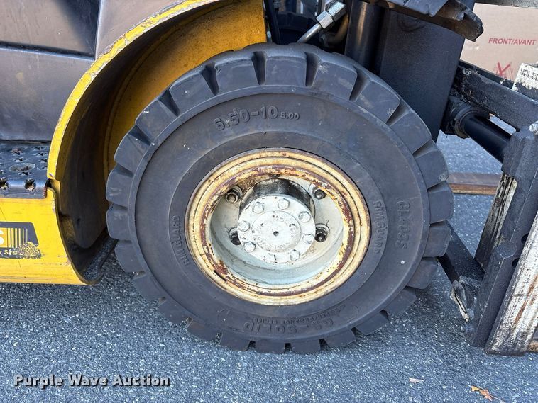image for item ET8691 2019 Yale GLP040 forklift