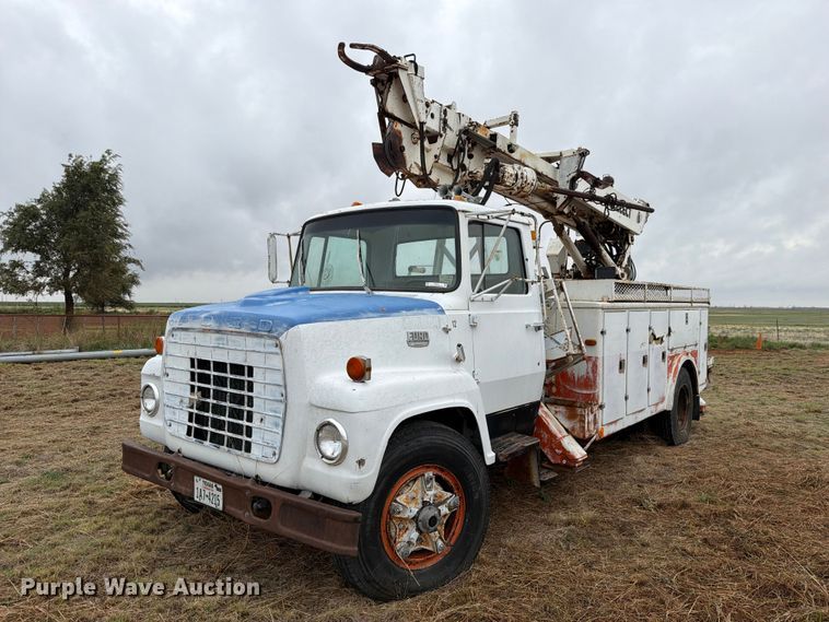 image for item EU5912 1980 Ford 7000 digger derrick truck