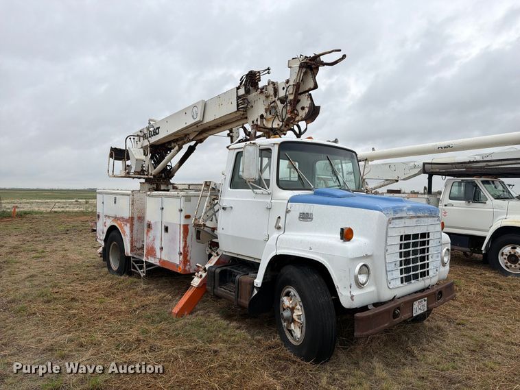 image for item EU5912 1980 Ford 7000 digger derrick truck