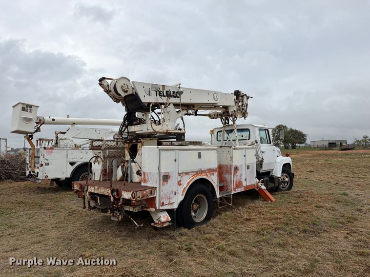 image for item EU5912 1980 Ford 7000 digger derrick truck