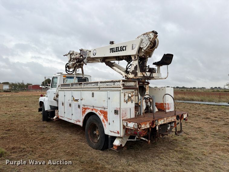 image for item EU5912 1980 Ford 7000 digger derrick truck