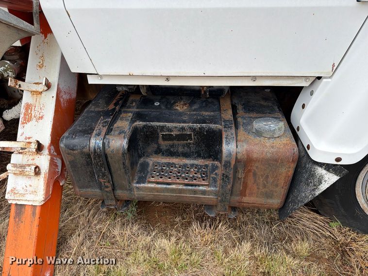 image for item EU5912 1980 Ford 7000 digger derrick truck